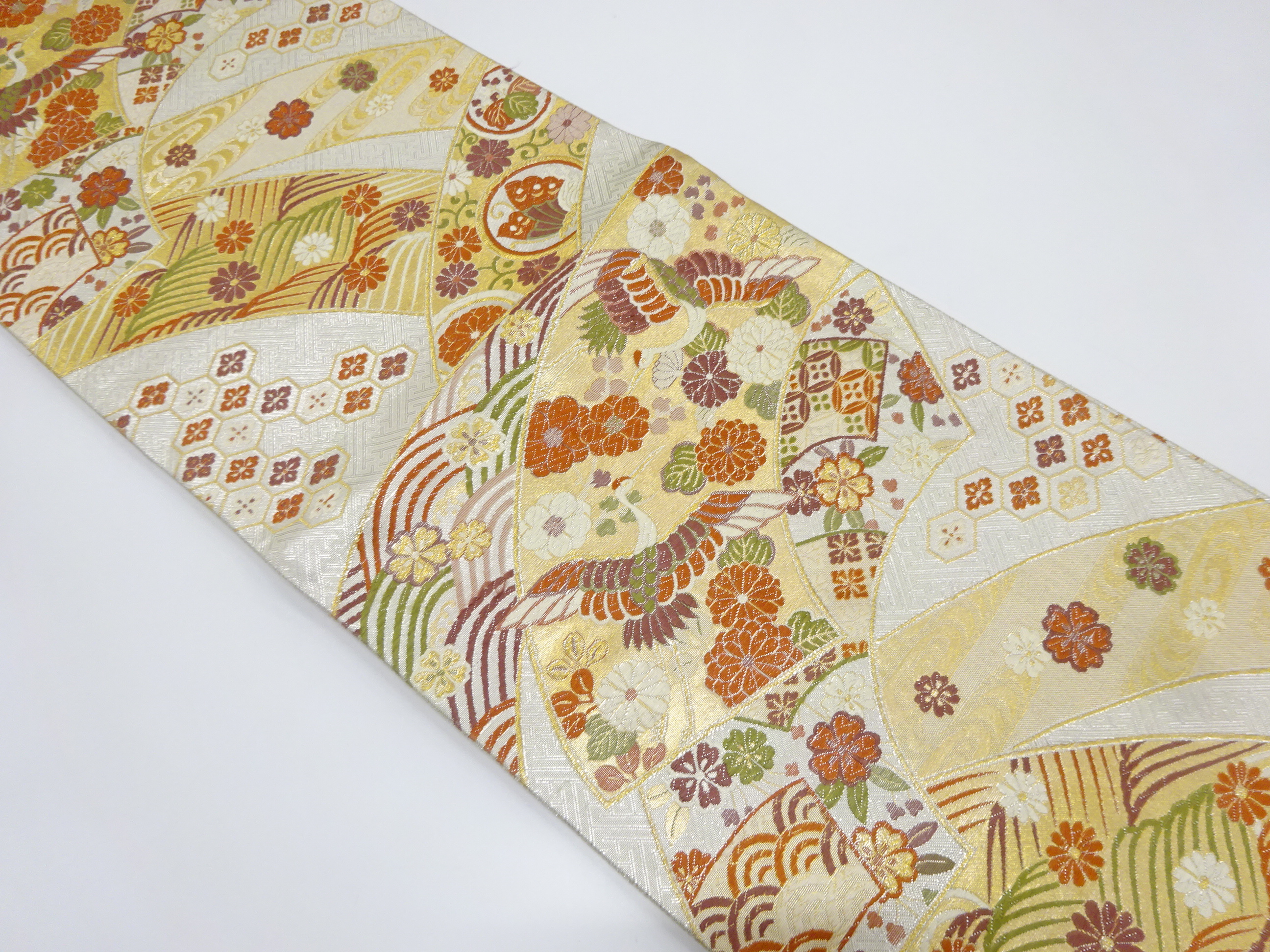 佐賀錦　地紙に鶴・古典柄織り出し　袋帯